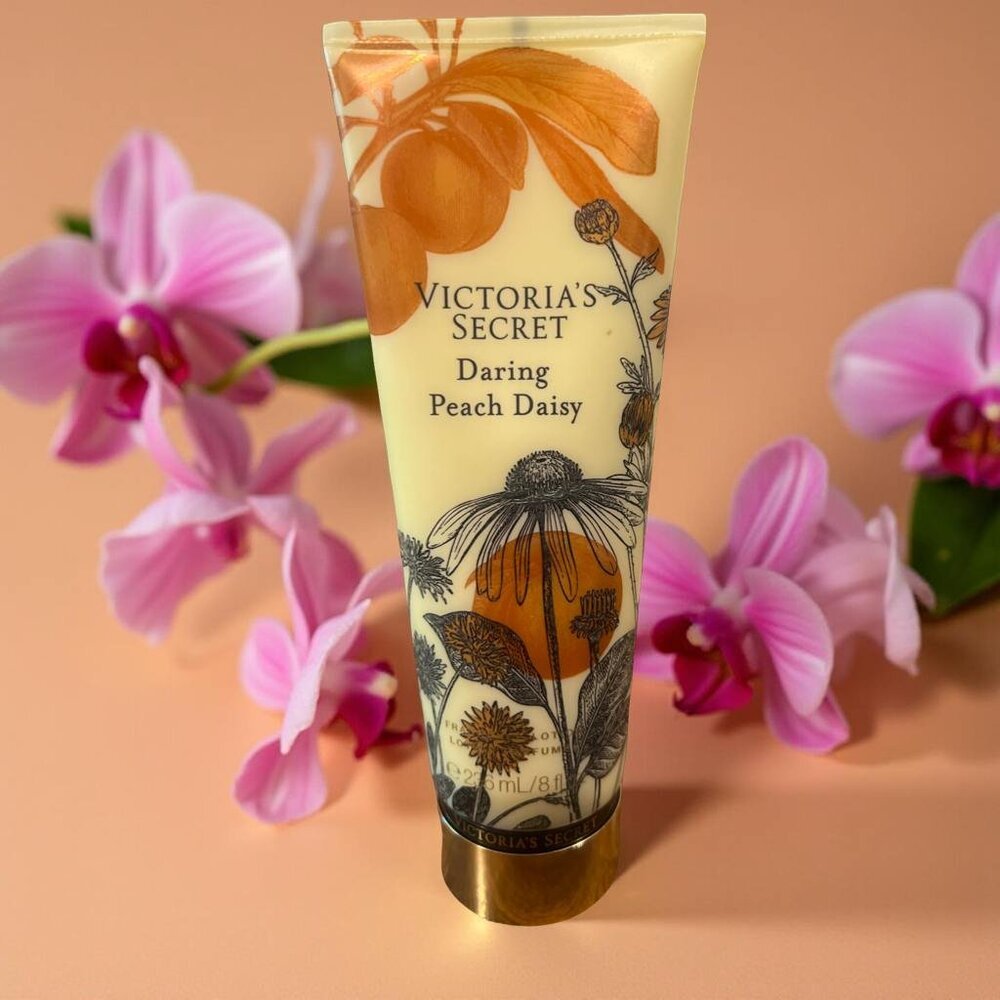 Victoria's Secret Daring Peach Daisy Fragrance Lotion 8.1 oz